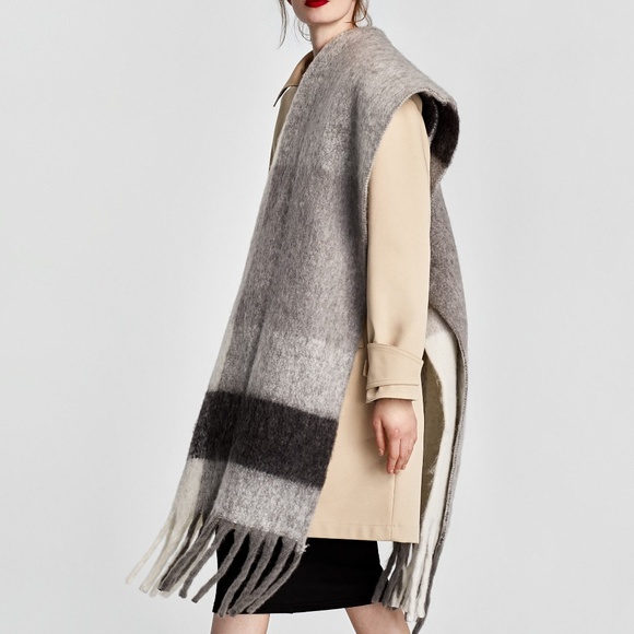 Zara Accessories - Zara Gray Scarf